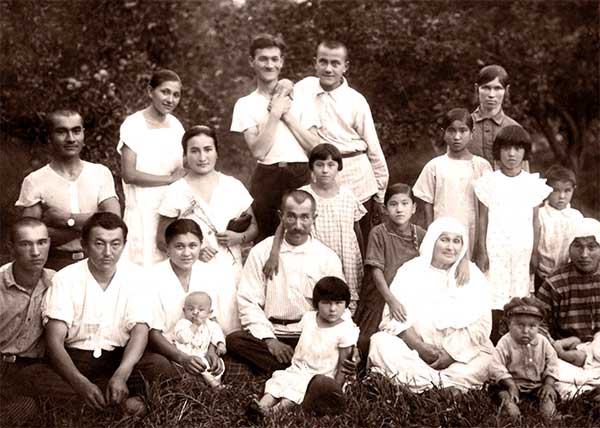 Семья Д Кунаева